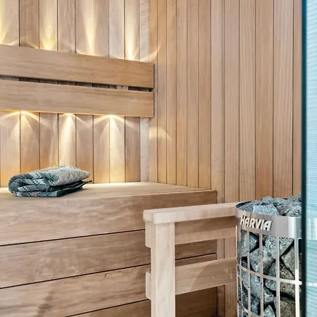 Lyngvaer Sunset - Jacuzzi & Sauna - No 20