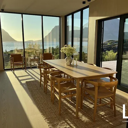 度假居 Lyngvaer Sunset Lodge - Jacuzzi & Sauna - No 20