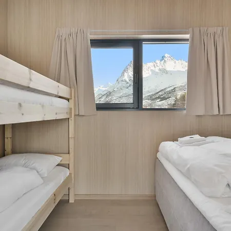 Lyngvaer Sunset Lodge - Jacuzzi & Sauna - No 20 度假居 *