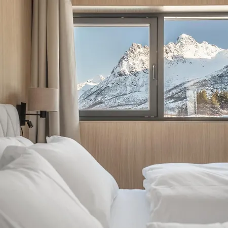 Lyngvaer Sunset Lodge - Jacuzzi & Sauna - No 20 度假居